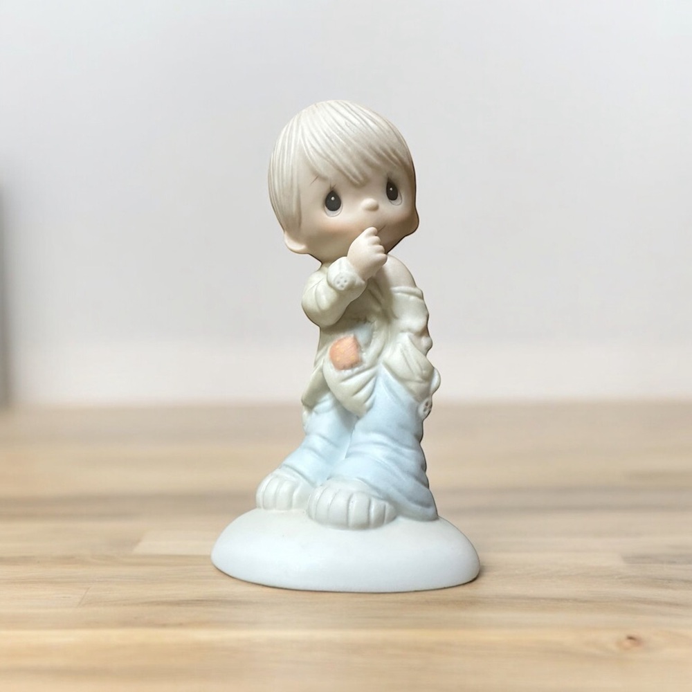 Precious Moments Smile God Loves You Enesco Jonathan David Boy Figurine E-1373/B
